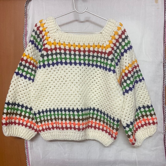 Skrots Tops - Handmade crocheted baloon sleeves pullover top